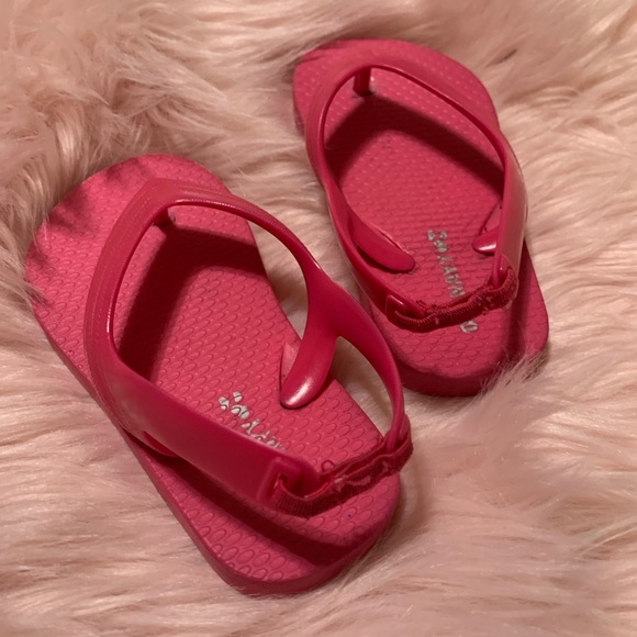 Toddler girls gladiators sandals size 6, flip flops 2 pairs - Picture 3 of 7